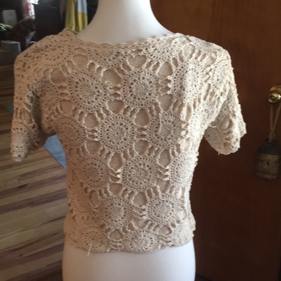 Moda Int’l Crochet top - Picture 3 of 3